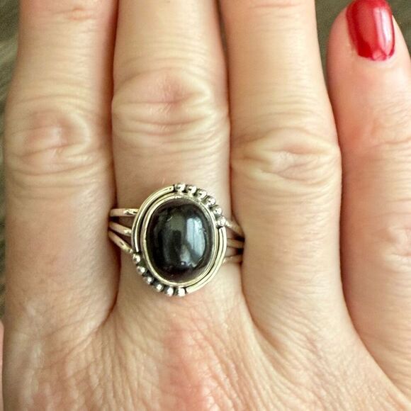 Bold Elegance: Handcrafted Sterling Silver Ring with Oval Black Onyx Size 10 New - Picture 5 of 5